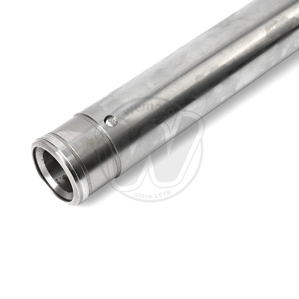 0VF2137_ai7972 two.jpg